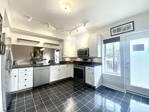 1023 E 46th St #1E, Chicago, IL 60653 photo 7