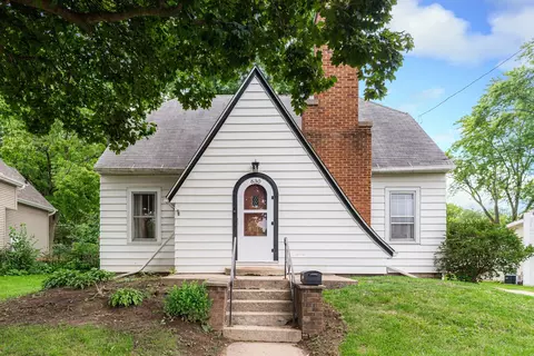 630 S 1st St, Dekalb, IL 60115