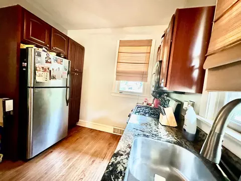 944 Saint John St, Elgin, IL 60120 photo 8