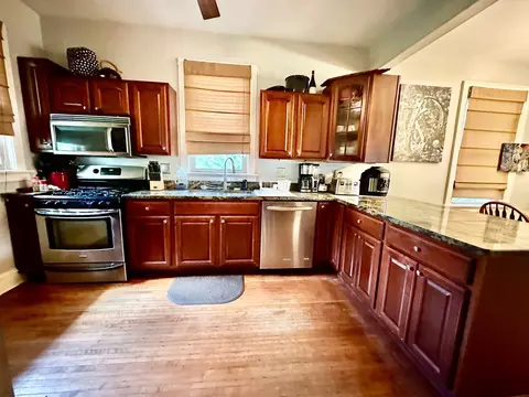 944 Saint John St, Elgin, IL 60120 photo 6