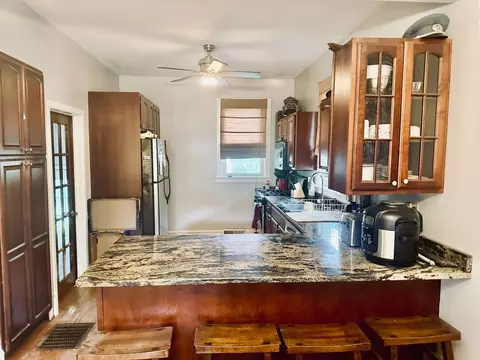 944 Saint John St, Elgin, IL 60120 photo 7