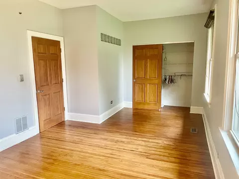 944 Saint John St, Elgin, IL 60120 photo 13