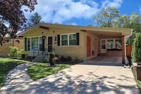 9436 Lotus Ave, Skokie, IL 60077