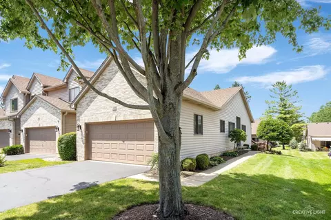 108 Fawn Ln, Elgin, IL 60120