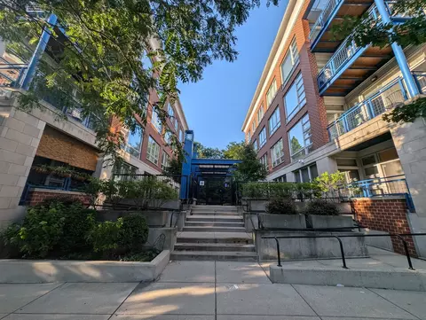 24 N May St #324, Chicago, IL 60607