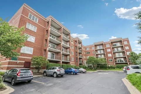 5255 N Riversedge Ter #213, Chicago, IL 60630