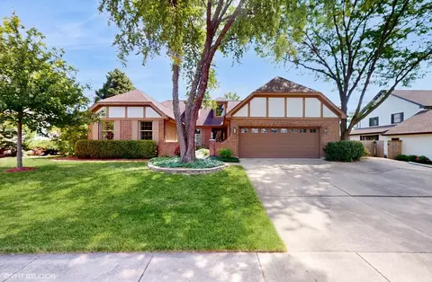 2404 Highland Dr, Palatine, IL 60067