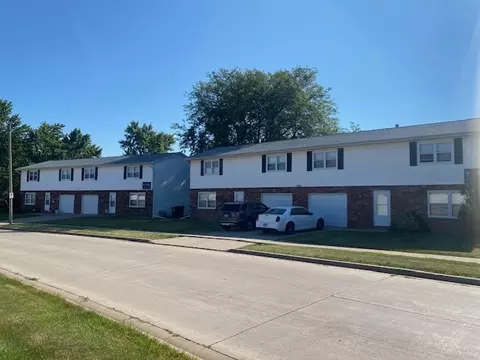 606-702 Arcadia Dr, Bloomington, IL 61701