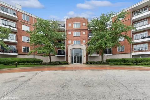 451 Town Place Cir #506, Buffalo Grove, IL 60089