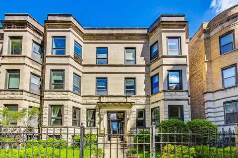 636 W Grace St #3W, Chicago, IL 60613