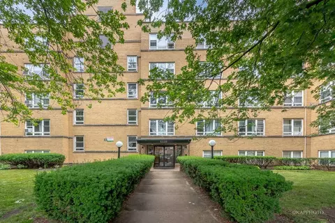 5335 N California Ave #302, Chicago, IL 60625