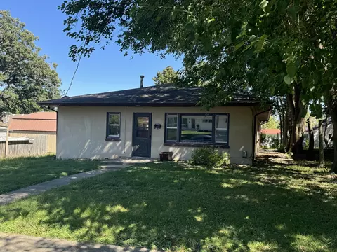 1117 S Saxby Ave, Freeport, IL 61032