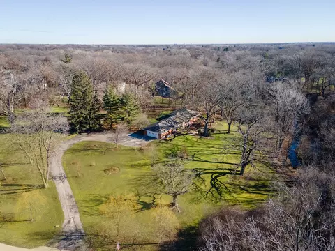 21071 N Valley Rd, Kildeer, IL 60047