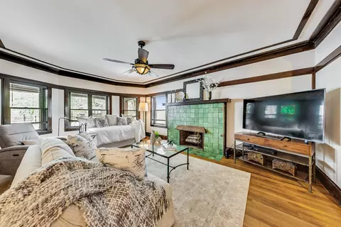 Living - Undisclosed, Chicago, IL 60640 photo 1 of 5