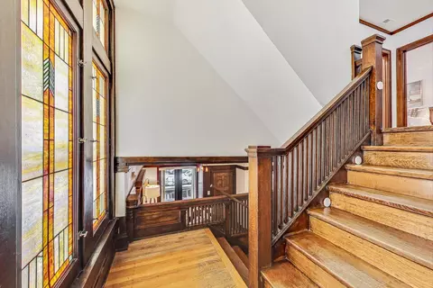 Entry Way - Undisclosed, Chicago, IL 60640 photo 5 of 6
