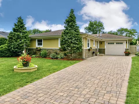764 Timothy Ln, Des Plaines, IL 60016