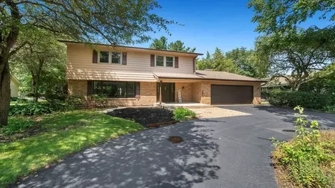 1020 Brae Burn Ln, Rockford, IL 61107