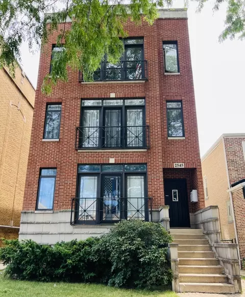2545 W Balmoral Ave #2, Chicago, IL 60625