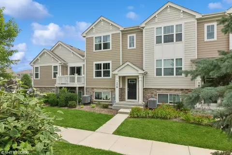176 Goldenrod Dr, Elgin, IL 60124