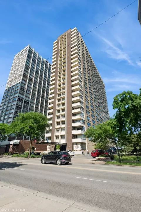 6157 N Sheridan Rd #7H, Chicago, IL 60660
