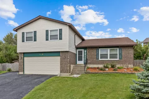 149 Pebblecreek Trl, Carol Stream, IL 60188