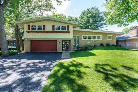 2936 W Bonnie Brook Ln, Waukegan, IL 60087