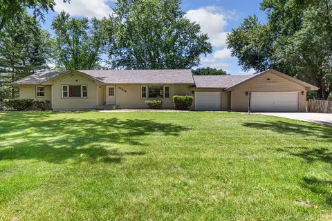 10824 Miller Ln, Machesney Park, IL 61115
