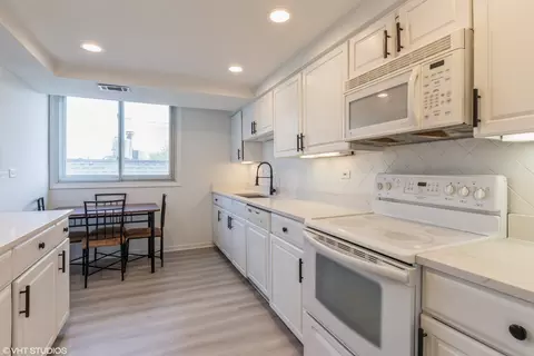 825 Pearson St #5A, Des Plaines, IL 60016 photo 5