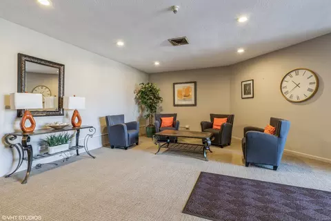 825 Pearson St #5A, Des Plaines, IL 60016 photo 2