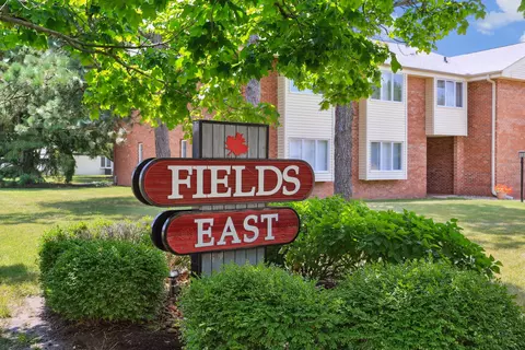 6 Fields E #6, Champaign, IL 61822 photo 2