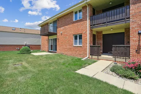 6 Fields E #6, Champaign, IL 61822 photo 25