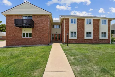 6 Fields E #6, Champaign, IL 61822
