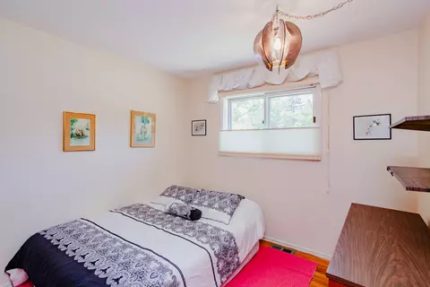 Bedroom - 330 Lafayette Ln, Hoffman Estates, IL 60169 photo 4 of 6