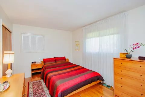 Bedroom - 330 Lafayette Ln, Hoffman Estates, IL 60169 photo 1 of 6