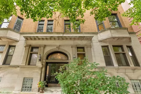 613 W Barry Ave #2W, Chicago, IL 60657