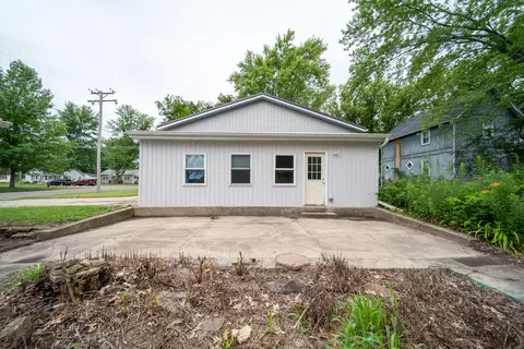Exterior - 611 S 2nd St, Oregon, IL 61061 photo 6 of 8