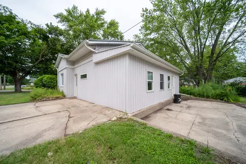 Exterior - 611 S 2nd St, Oregon, IL 61061 photo 5 of 8
