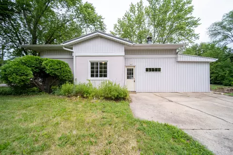 Exterior - 611 S 2nd St, Oregon, IL 61061 photo 4 of 8