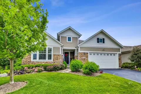 3651 Chesapeake Ln, Naperville, IL 60564