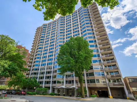 555 W Cornelia Ave #403, Chicago, IL 60657