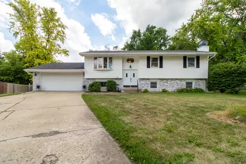 211 Sandra Ln, Normal, IL 61761