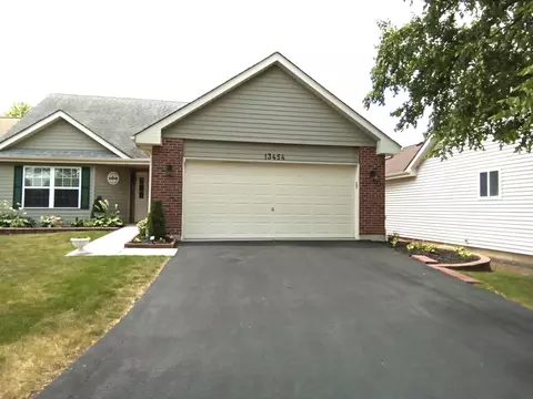 13454 S Magnolia Dr, Plainfield, IL 60544