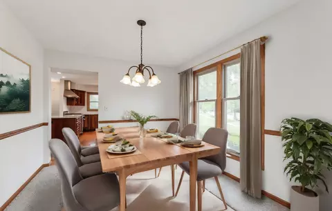 Dining - 4340 Forest Glen Dr, Hoffman Estates, IL 60192 photo 1 of 1