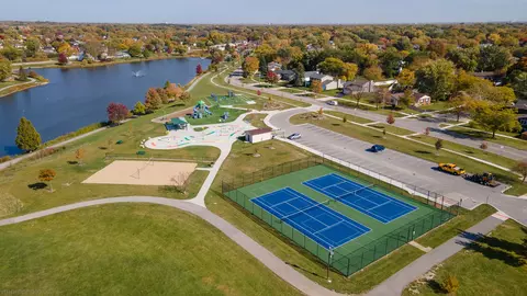 View/Area - 4340 Forest Glen Dr, Hoffman Estates, IL 60192 photo 5 of 5