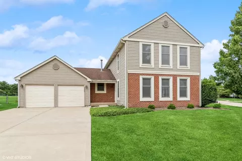 4340 Forest Glen Dr, Hoffman Estates, IL 60192