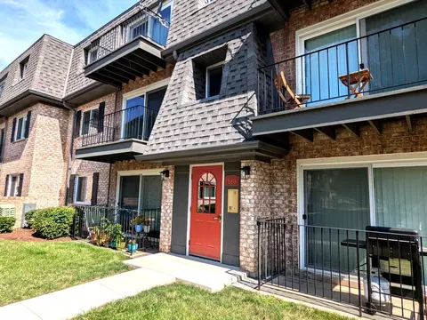 880 S Plum Grove Rd #210, Palatine, IL 60067