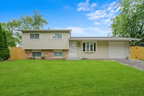 300 Hadleigh Rd, Bolingbrook, IL 60440
