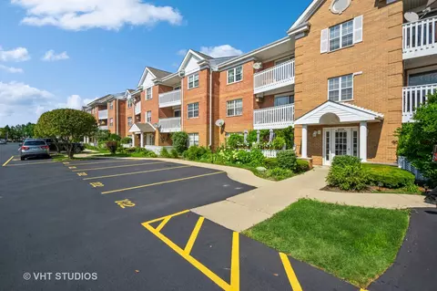 6550 W Belmont Ave #302, Chicago, IL 60634