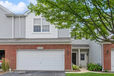 24203 Leski Ln, Plainfield, IL 60585