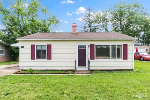 103 S Bartlett Rd, Streamwood, IL 60107